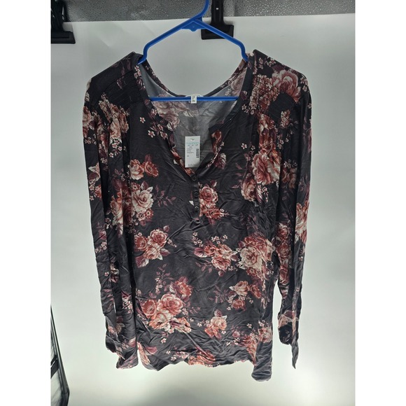 Maurices Tops - Maurices Womens 3X Gray Floral Henley Long‎ Sleeve Top Pleated Shoulder NWT
